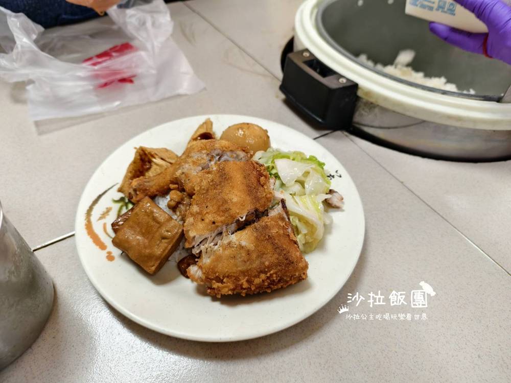 開門就客滿！炸雞腿超強、滷肉飯涮嘴不死鹹