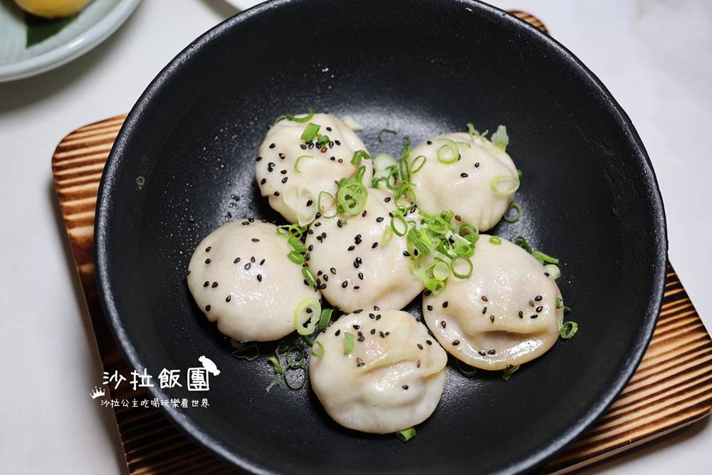 南港美食『漢來上海湯包台北南港 LaLaport 店』台北湯包推薦不多不少18摺湯包