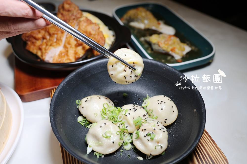 南港美食『漢來上海湯包台北南港 LaLaport 店』台北湯包推薦不多不少18摺湯包