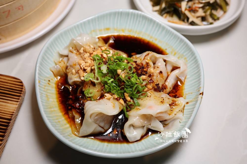 南港美食『漢來上海湯包台北南港 LaLaport 店』台北湯包推薦不多不少18摺湯包