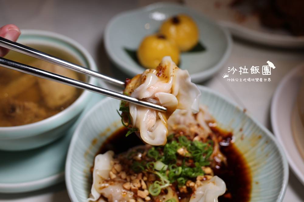 南港美食『漢來上海湯包台北南港 LaLaport 店』台北湯包推薦不多不少18摺湯包