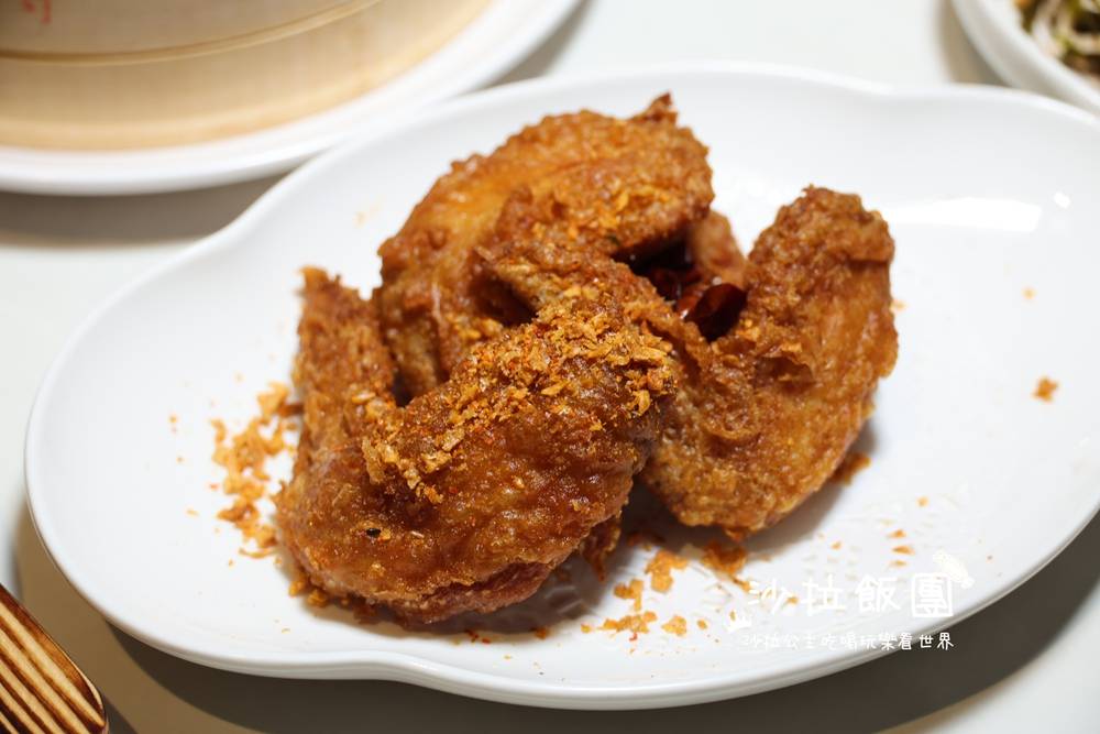 南港美食『漢來上海湯包台北南港 LaLaport 店』台北湯包推薦不多不少18摺湯包