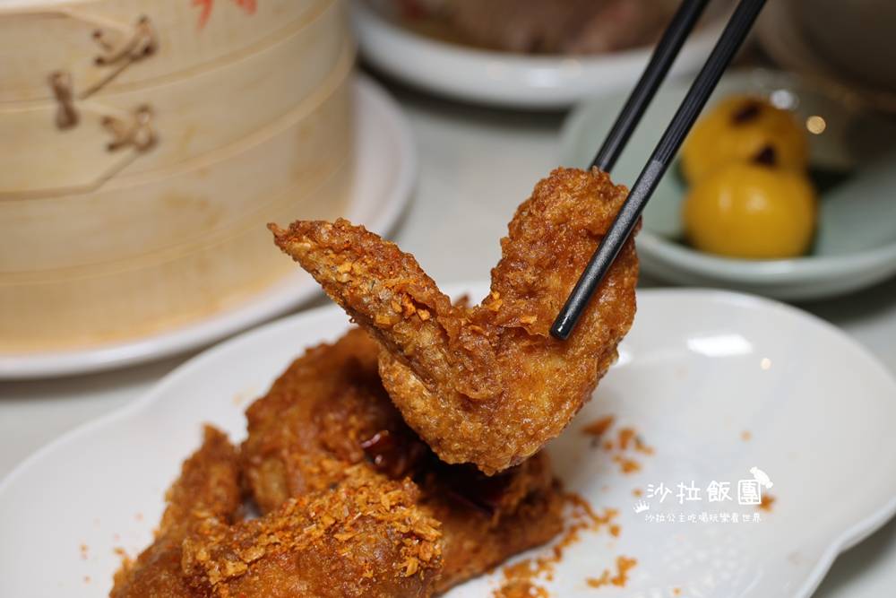 南港美食『漢來上海湯包台北南港 LaLaport 店』台北湯包推薦不多不少18摺湯包