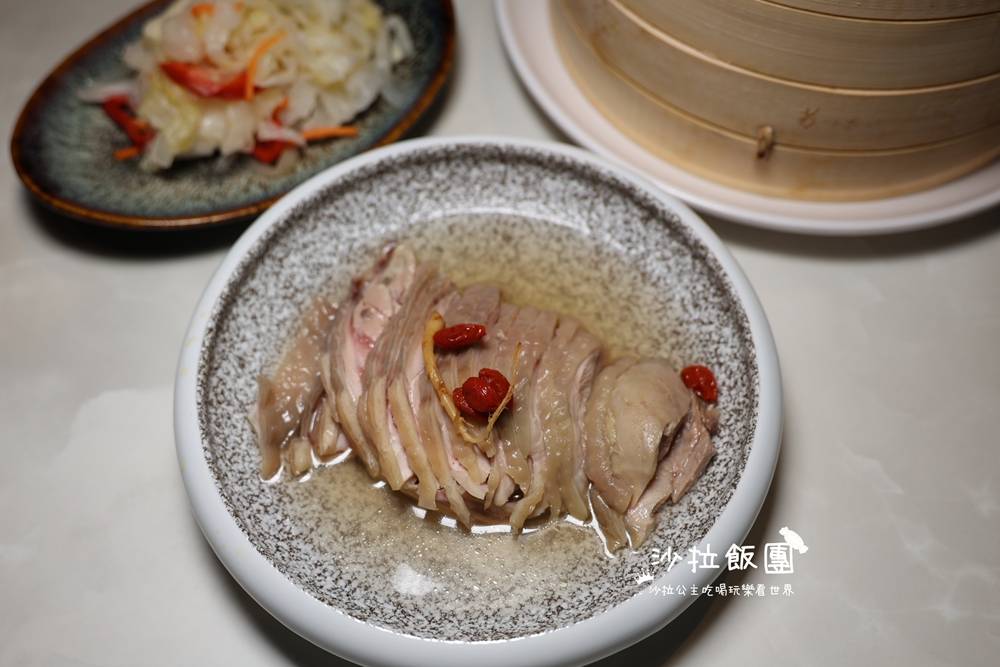 南港美食『漢來上海湯包台北南港 LaLaport 店』台北湯包推薦不多不少18摺湯包