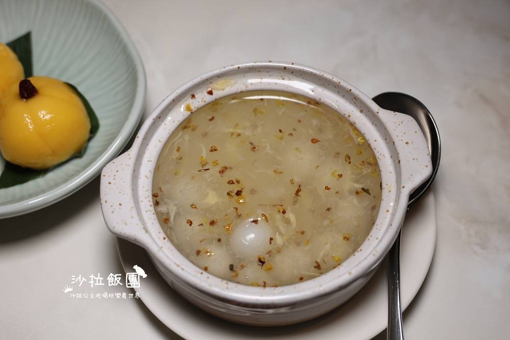 南港美食『漢來上海湯包台北南港 LaLaport 店』台北湯包推薦不多不少18摺湯包