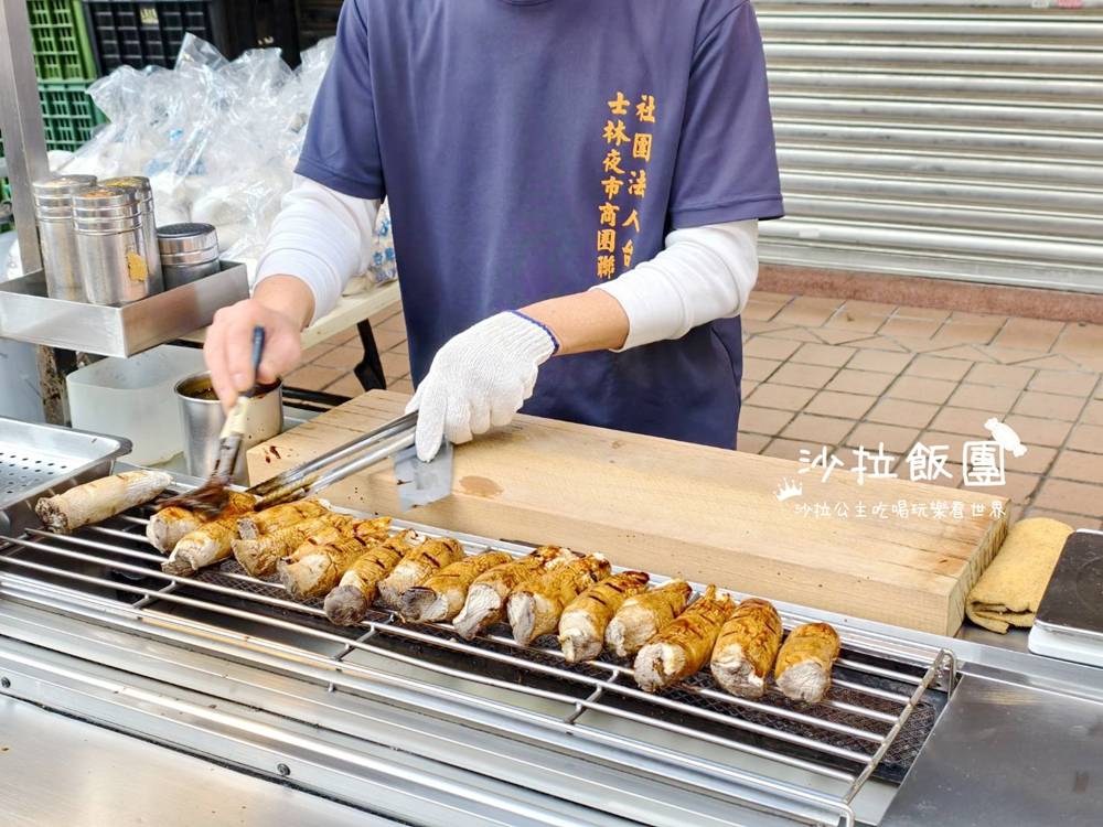 士林夜市必吃美食｜碳烤杏鮑菇假日開攤就排隊