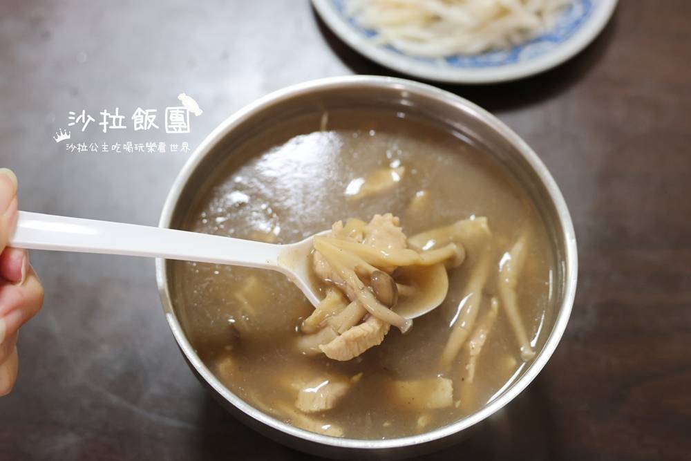 像開盲盒一樣的12種口味水餃,小吃店裡的驚喜美味 15 像開盲盒一樣的12種口味水餃,小吃店裡的驚喜美味