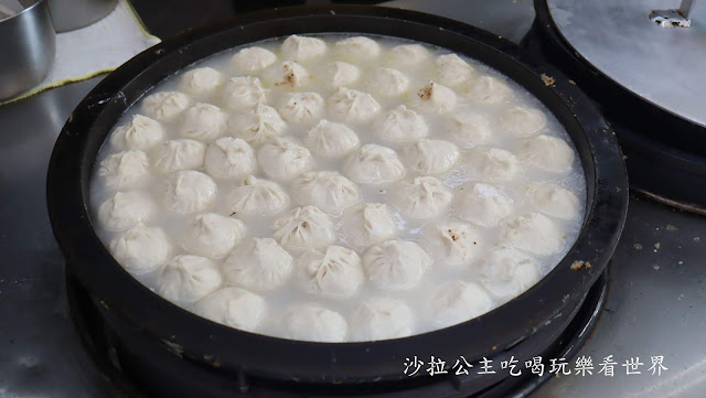 士林夜市美食『鍾家原上海生煎包』必比登推薦 4 士林夜市美食『鍾家原上海生煎包』必比登推薦