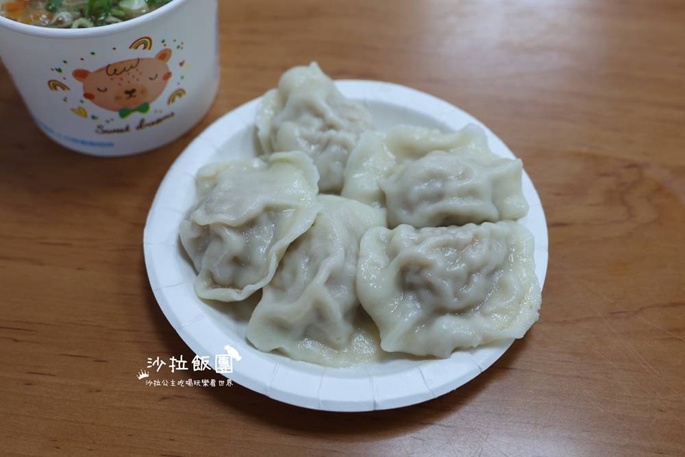 排隊也要吃，酥脆鍋貼超欠吃