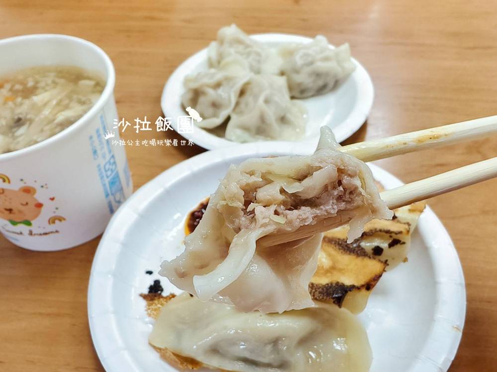 排隊也要吃，酥脆鍋貼超欠吃