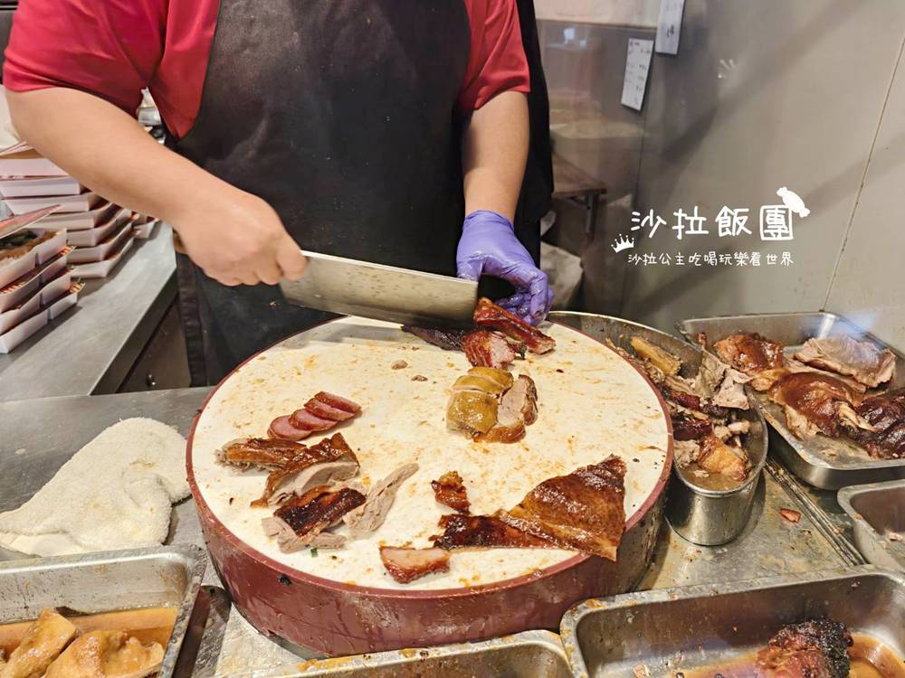 一開門就快被掃光！60年老字號『九記何燒臘』燒肉也太強