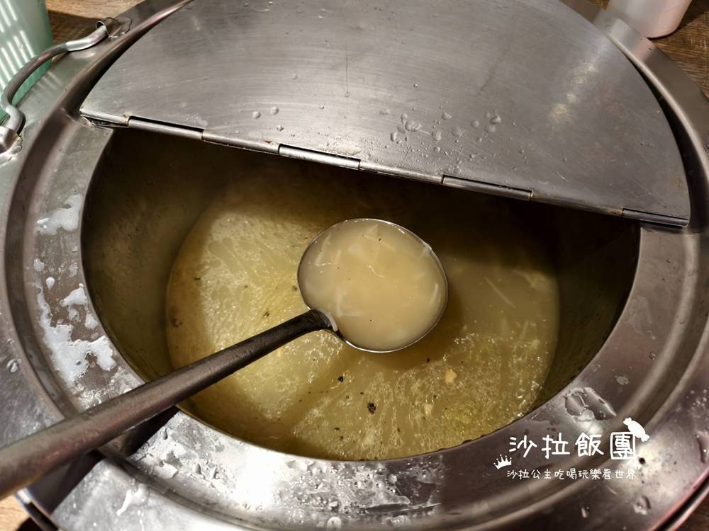 一開門就快被掃光！60年老字號『九記何燒臘』燒肉也太強