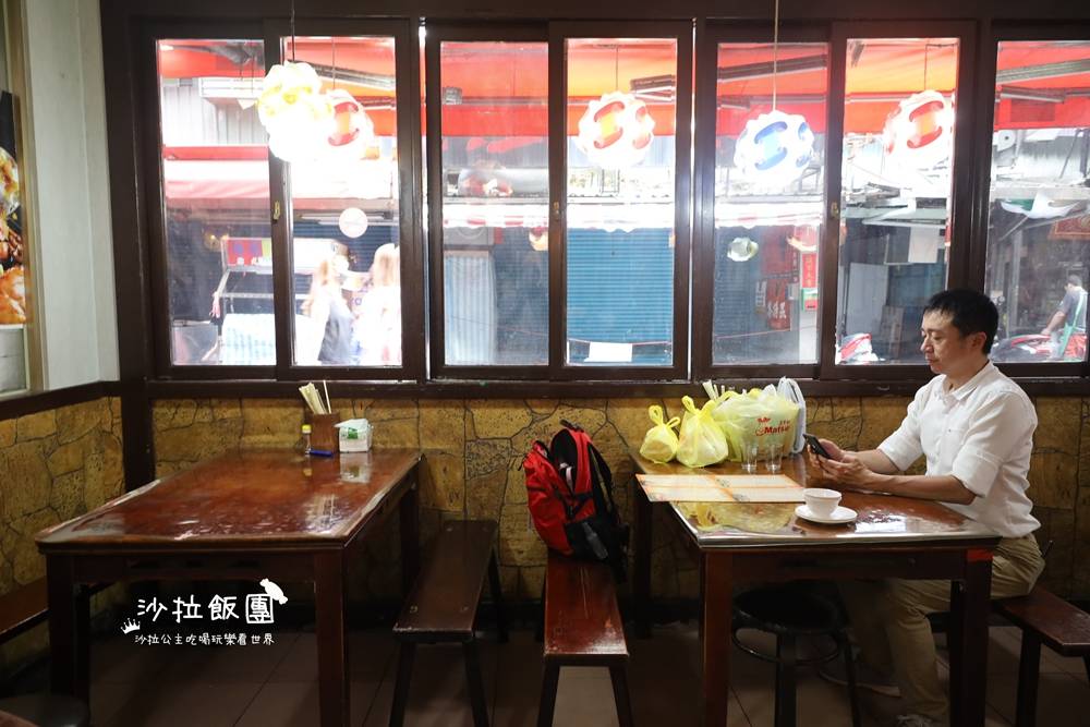 南機場夜市美食『小漁村精緻海鮮平價快炒』夜市的人氣熱炒店 3 南機場夜市美食『小漁村精緻海鮮平價快炒』夜市的人氣熱炒店