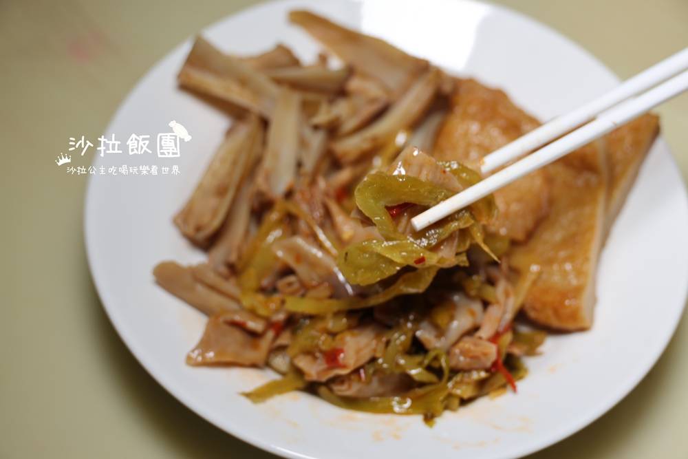 西門町排隊滷味!萬國滷味越晚人越多的人氣老攤 9 西門町排隊滷味!萬國滷味越晚人越多的人氣老攤