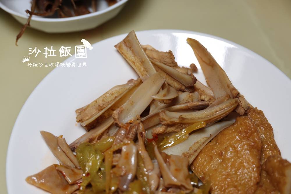 西門町排隊滷味!萬國滷味越晚人越多的人氣老攤 11 西門町排隊滷味!萬國滷味越晚人越多的人氣老攤