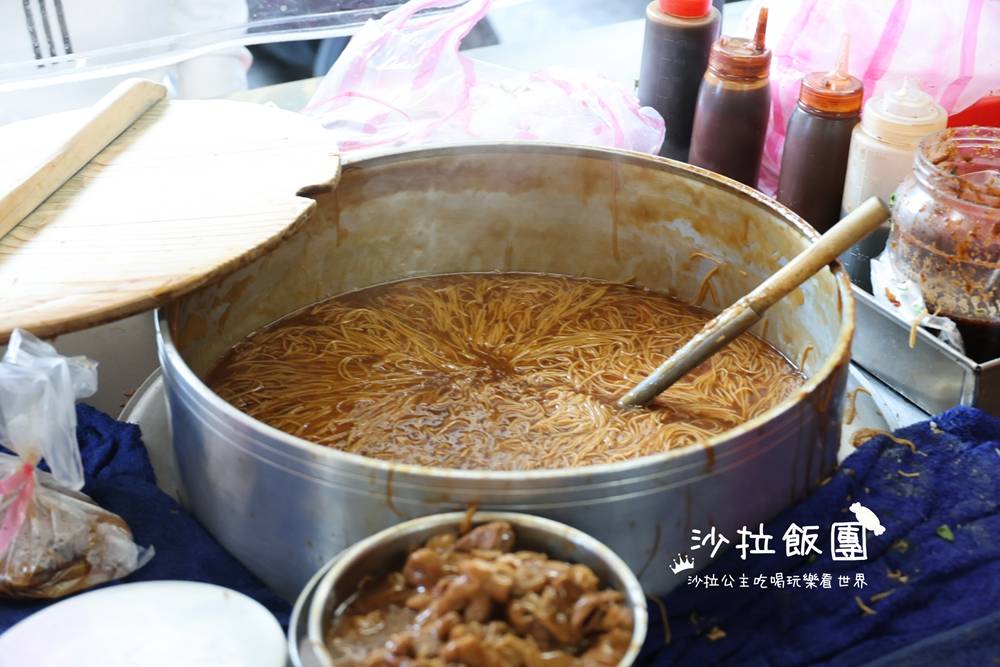 大腸鋪滿超霸氣!在地人推爆的巷弄老店 4 大腸鋪滿超霸氣!在地人推爆的巷弄老店