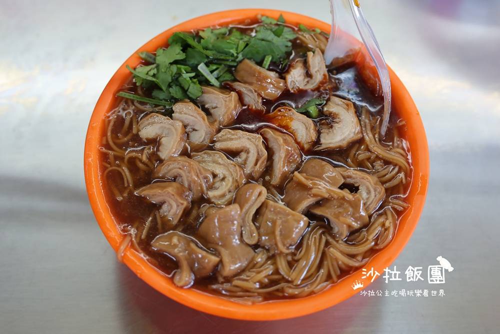 大腸鋪滿超霸氣!在地人推爆的巷弄老店 8 大腸鋪滿超霸氣!在地人推爆的巷弄老店