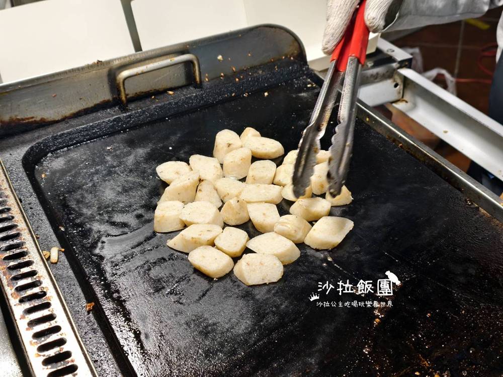 香腸炒米腸,鐵板現炒香氣逼人 4 香腸炒米腸,鐵板現炒香氣逼人