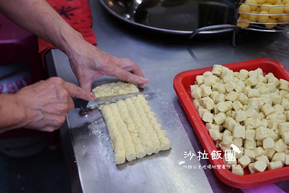 三和夜市美食『正庒老牌嘉義蕃薯球』假日必排療癒系小吃 5 三和夜市美食『正庒老牌嘉義蕃薯球』假日必排療癒系小吃