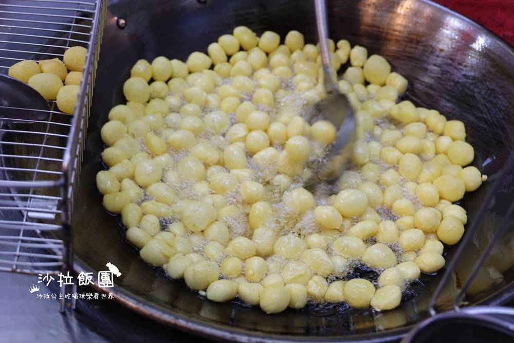 三和夜市美食『正庒老牌嘉義蕃薯球』假日必排療癒系小吃 9 三和夜市美食『正庒老牌嘉義蕃薯球』假日必排療癒系小吃