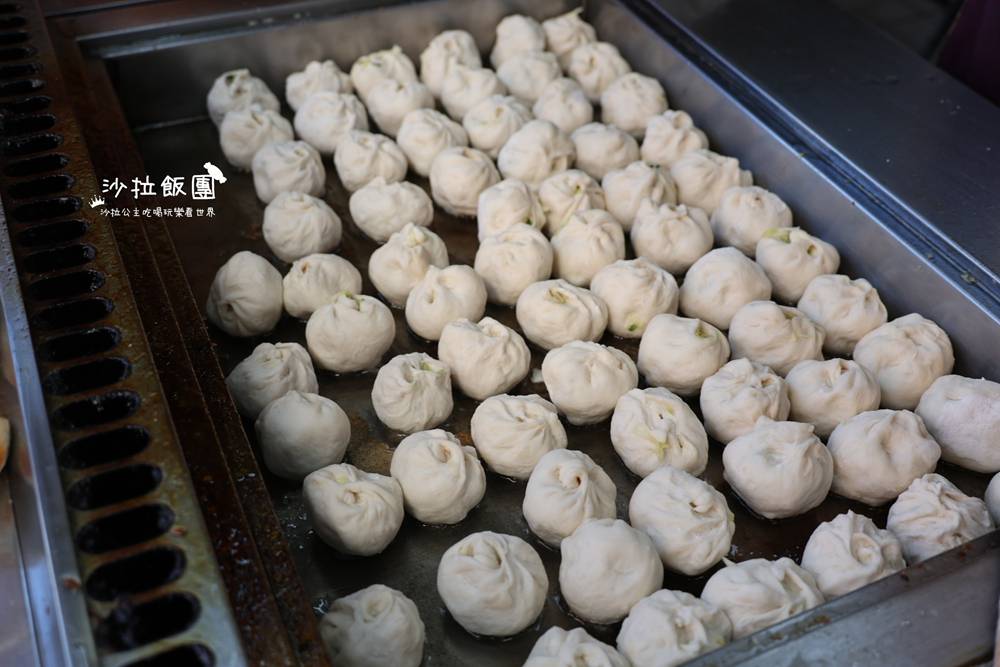 在地人排隊的銅板美食『集美水煎包小籠包』 8 在地人排隊的銅板美食『集美水煎包小籠包』