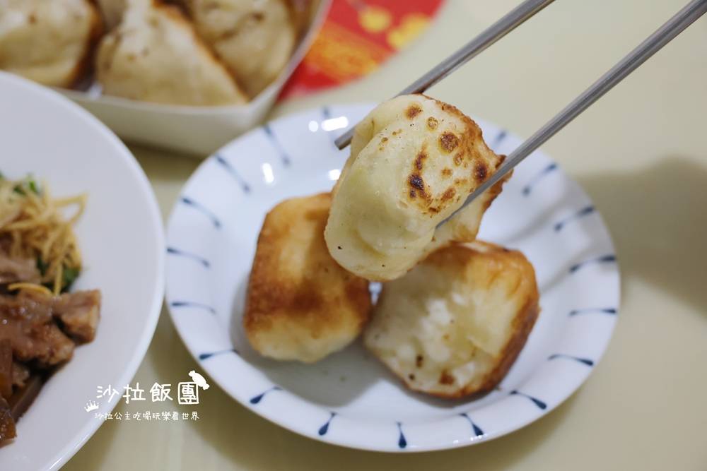 搬家後重新營業！現包現煎一顆8元，脆底高麗菜水煎包