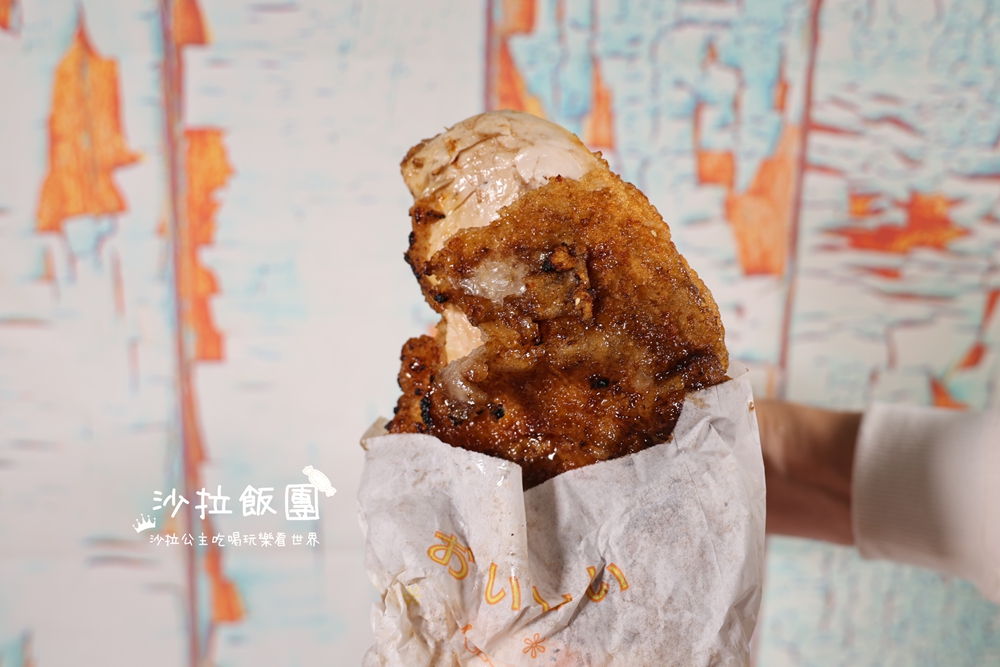 堆成肉山的超狂雞排，先炸後烤香氣十足