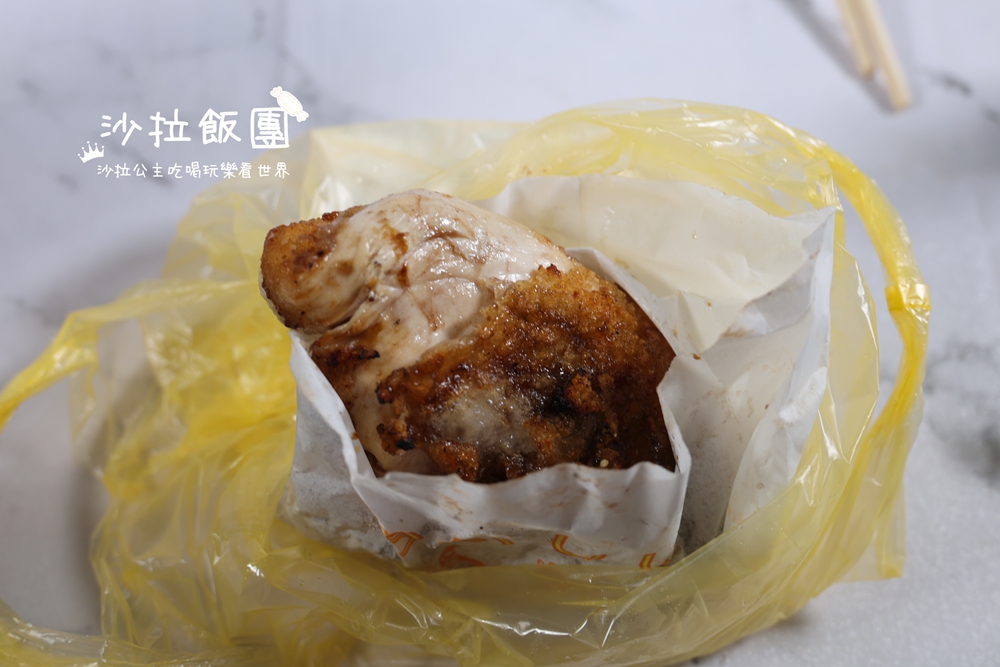 堆成肉山的超狂雞排，先炸後烤香氣十足