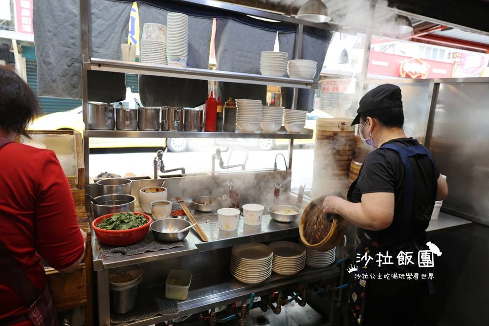 萬華美食『臭老闆總店』多屆米其林必比登推薦