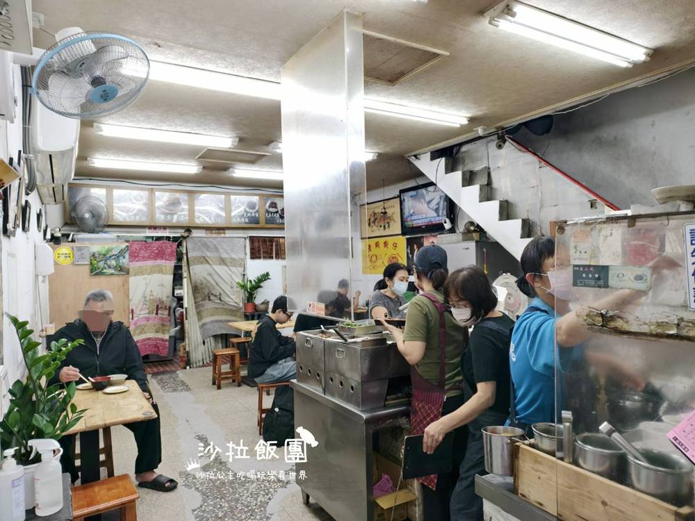 開店就排隊的深夜人氣小吃