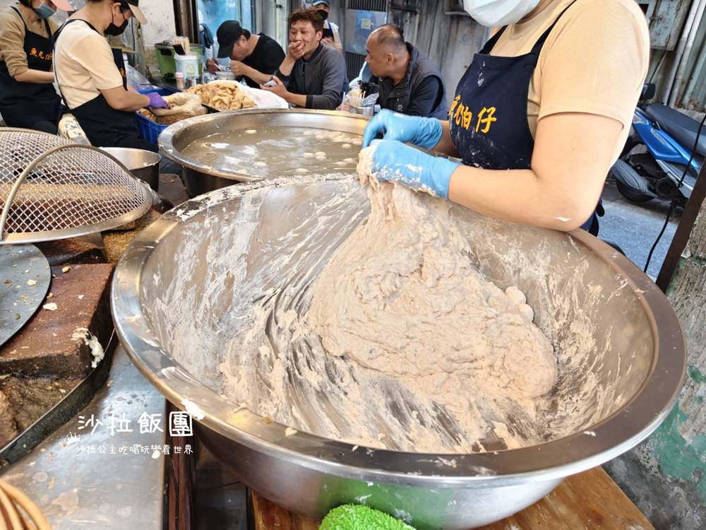 基隆隱藏版老店！一吃成主顧，在地人都避開尖峰來吃