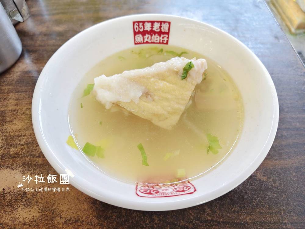 基隆隱藏版老店！一吃成主顧，在地人都避開尖峰來吃