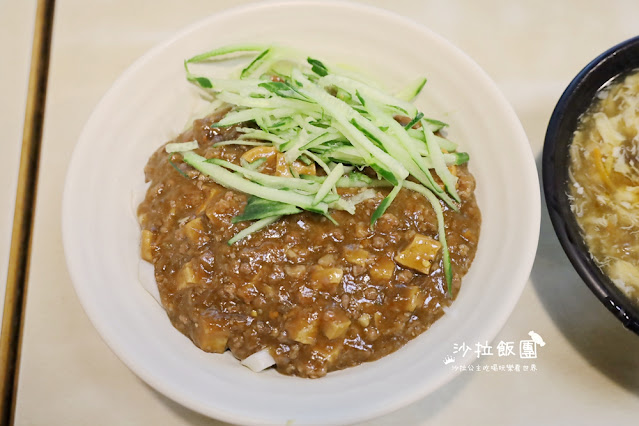 光華商圈『銀記手擀刀切牛肉麵』飲料喝到飽,捷運忠孝新生站 14 光華商圈『銀記手擀刀切牛肉麵』飲料喝到飽,捷運忠孝新生站