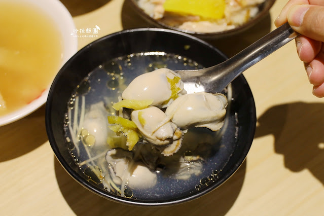 嘉義火雞肉飯『嘉義噴水雞肉飯中山店』稱霸70年的火雞肉飯,早餐就能吃 17 嘉義火雞肉飯『嘉義噴水雞肉飯中山店』稱霸70年的火雞肉飯,早餐就能吃