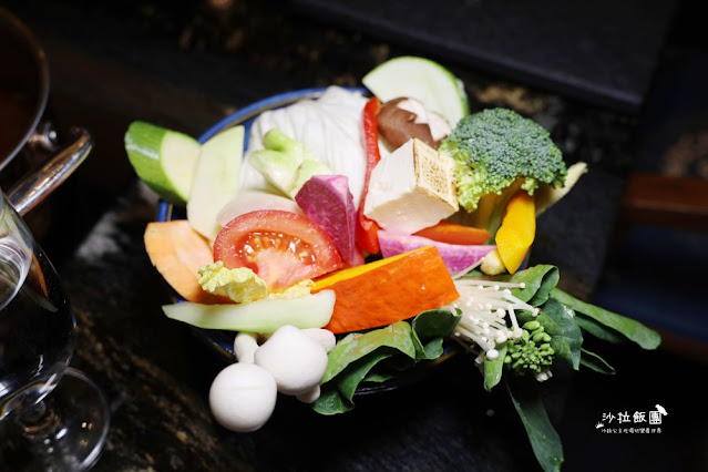 台北火鍋首選、約會餐廳『二本松涮涮屋』日本宮崎和牛、萬丹紅豆鍋餅、捷運大安站 25 台北火鍋首選、約會餐廳『二本松涮涮屋』日本宮崎和牛、萬丹紅豆鍋餅、捷運大安站