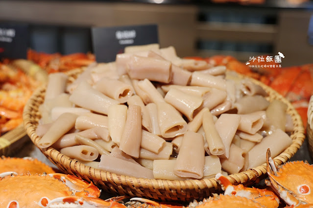 台北吃到飽『泰市場海鮮自助餐廳』天使紅蝦、甜蝦、干貝、極厚蝦餅、泰式奶茶通通吃到飽