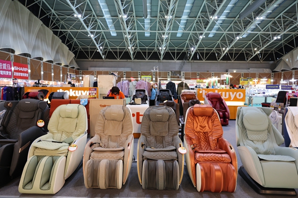 【雙北最大台灣廠拍】tokuyo按摩椅、夏普、名牌運動鞋、伊蕾服飾 10 【雙北最大台灣廠拍】tokuyo按摩椅、夏普、名牌運動鞋、伊蕾服飾