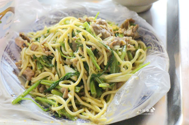 羅東夜市超人氣排隊美食『阿灶伯羊肉』像豆花一般口感的臭豆腐 4 羅東夜市超人氣排隊美食『阿灶伯羊肉』像豆花一般口感的臭豆腐