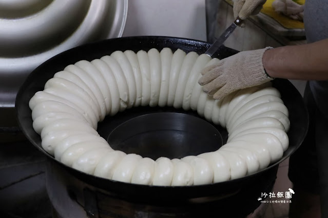 基隆美食『李家鍋貼饅頭』山東純手工鍋貼饅頭、韭菜盒、手工水餃、包子 14 基隆美食『李家鍋貼饅頭』山東純手工鍋貼饅頭、韭菜盒、手工水餃、包子