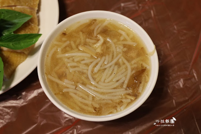 陽明山美食竹子湖高人氣土雞『冠宸食館』11點就爆滿 18 陽明山美食竹子湖高人氣土雞『冠宸食館』11點就爆滿