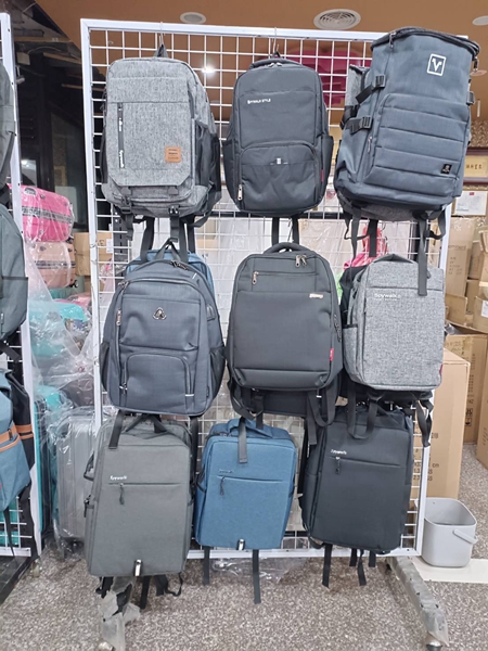 台中豐原行李箱特賣會,工廠直營廠拍990元起,包包、公事包通通有 44 台中豐原行李箱特賣會,工廠直營廠拍990元起,包包、公事包通通有