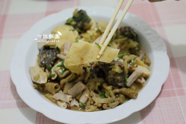 三和夜市美食『小楊脆腸』超涮嘴、台北橋捷運站