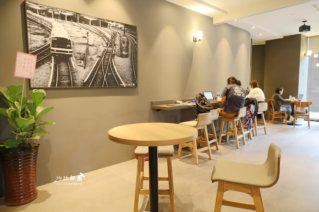 北捷×路易莎咖啡廳，打造旗艦號彩繪列車