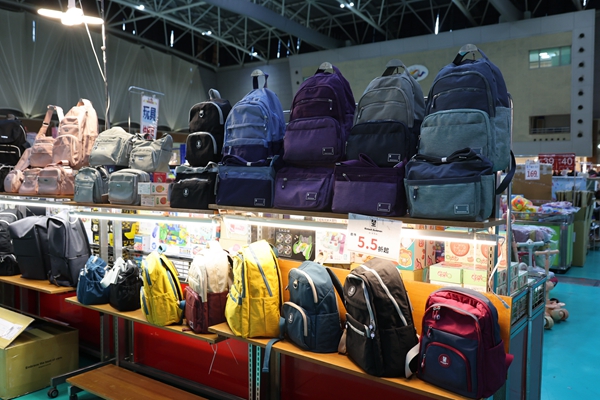 【雙北最大台灣廠拍】tokuyo按摩椅、夏普、名牌運動鞋、伊蕾服飾 150 【雙北最大台灣廠拍】tokuyo按摩椅、夏普、名牌運動鞋、伊蕾服飾