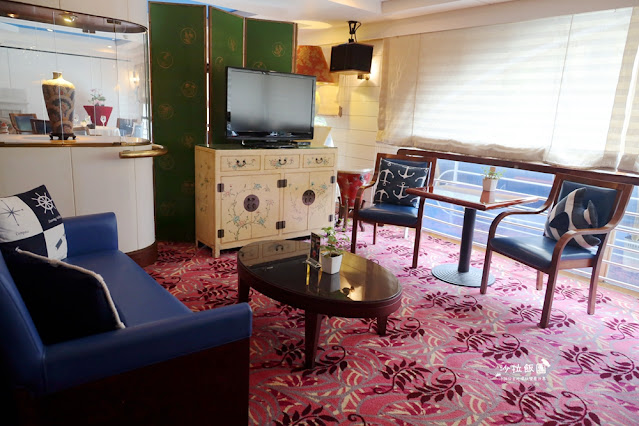 台北必吃牛排，營造郵輪船艙地中海藍白風格，好吃的頂級牛排