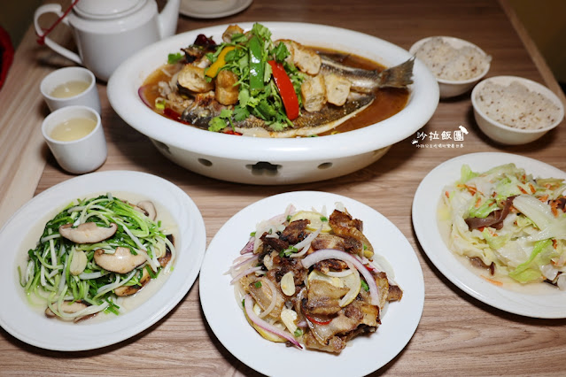 烏來美食『于烤魚創意家常料理』藝人于冠華餐廳，四川烤魚必點