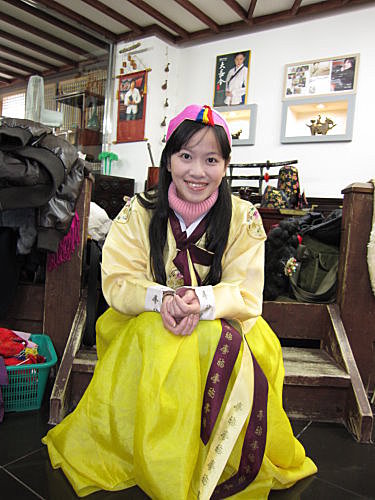 景福宮→青瓦臺→高麗人蔘專賣店→時尚彩妝店→DIY泡菜體驗+傳統韓服體驗→亂打秀 7 景福宮→青瓦臺→高麗人蔘專賣店→時尚彩妝店→DIY泡菜體驗+傳統韓服體驗→亂打秀