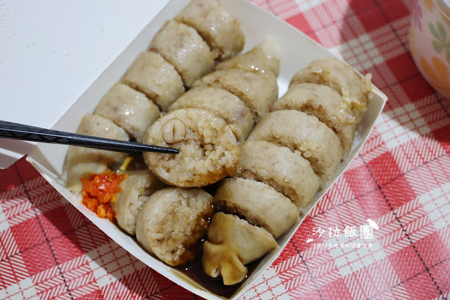 士林夜市美食『士林堃叔手作糯米腸』糯米腸配雞湯