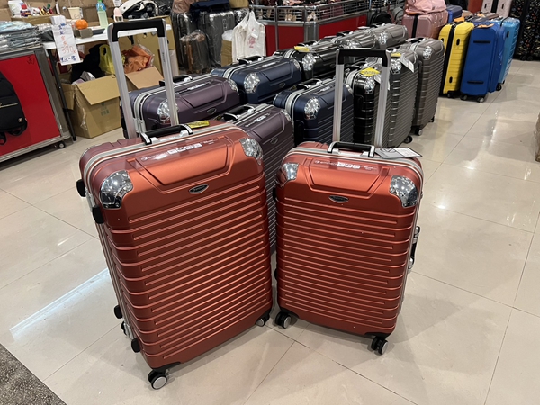 彰化福興行李箱特賣會,工廠直營廠拍特價出清 30 彰化福興行李箱特賣會,工廠直營廠拍特價出清