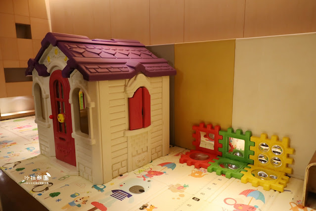 全台最高吃到飽『50樓Café』新北耶誕城夜景盡收眼底 77 全台最高吃到飽『50樓Café』新北耶誕城夜景盡收眼底